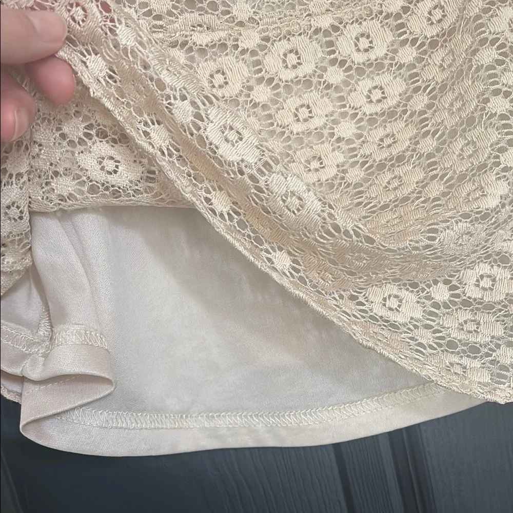 Cream Flutter Sleeve Ruffled Blouse - Picture 5 of 9